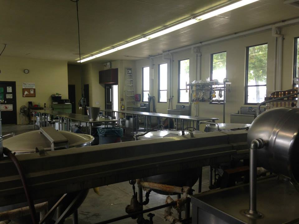 960x720 Nice big table, in Canning Class at Lowndes High School, by Gretchen Quarterman, for Okra Paradise Farms, 18 June 2014