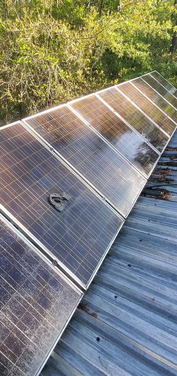 Movie: Old and new solar panels (108M)