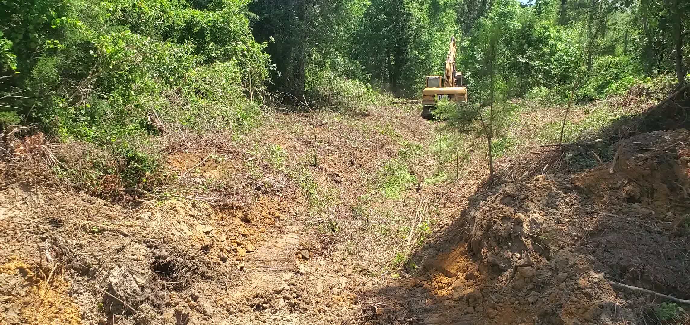 Movie: Digging backhoe